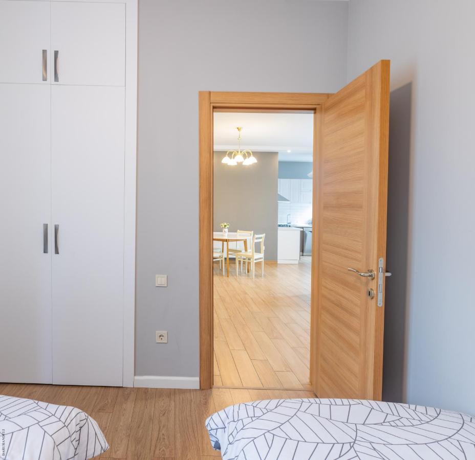 Apartment By The Sheraton バトゥーミ エクステリア 写真